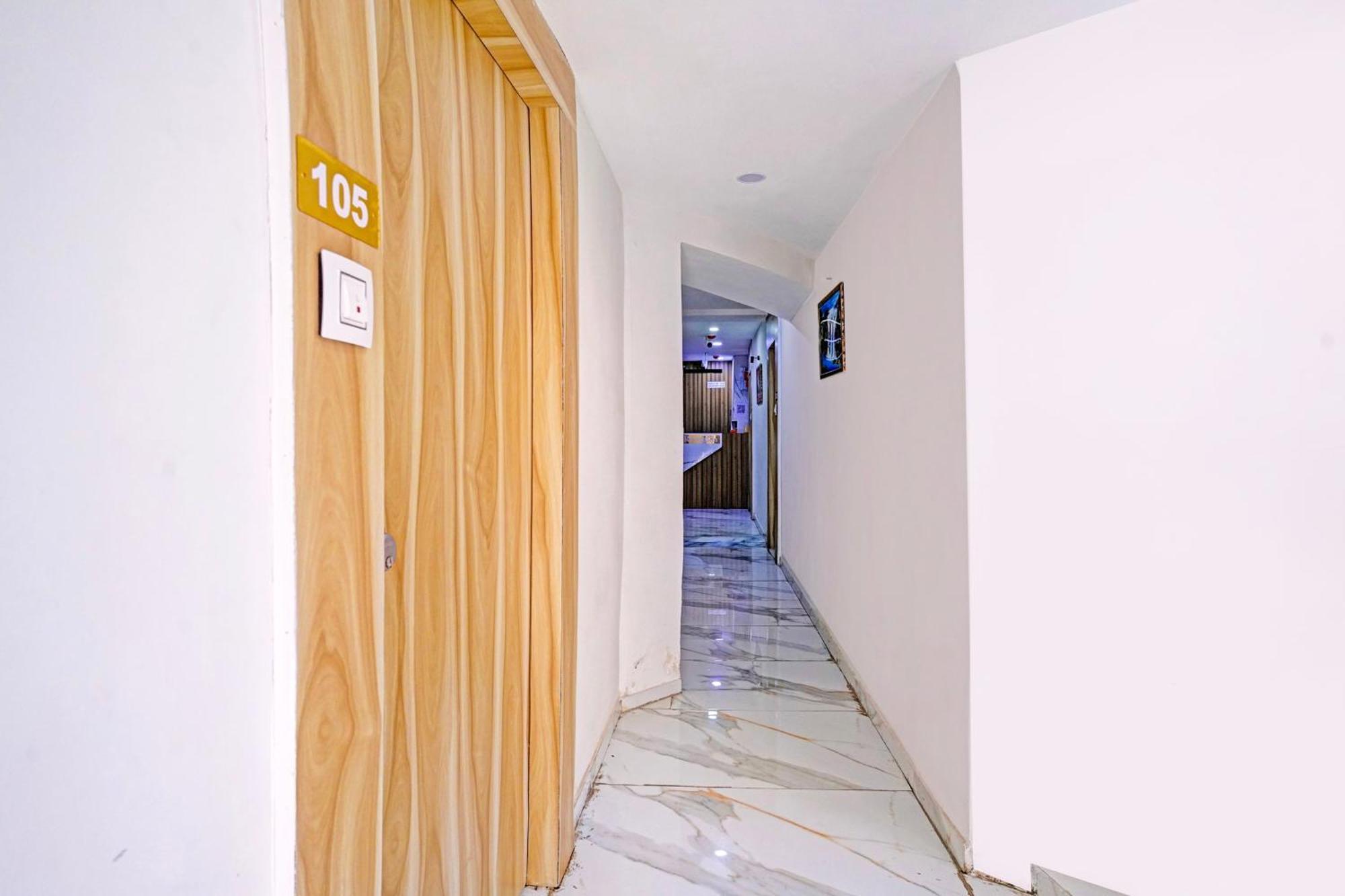 Hotel O Patang 24 Amhedabad Dış mekan fotoğraf