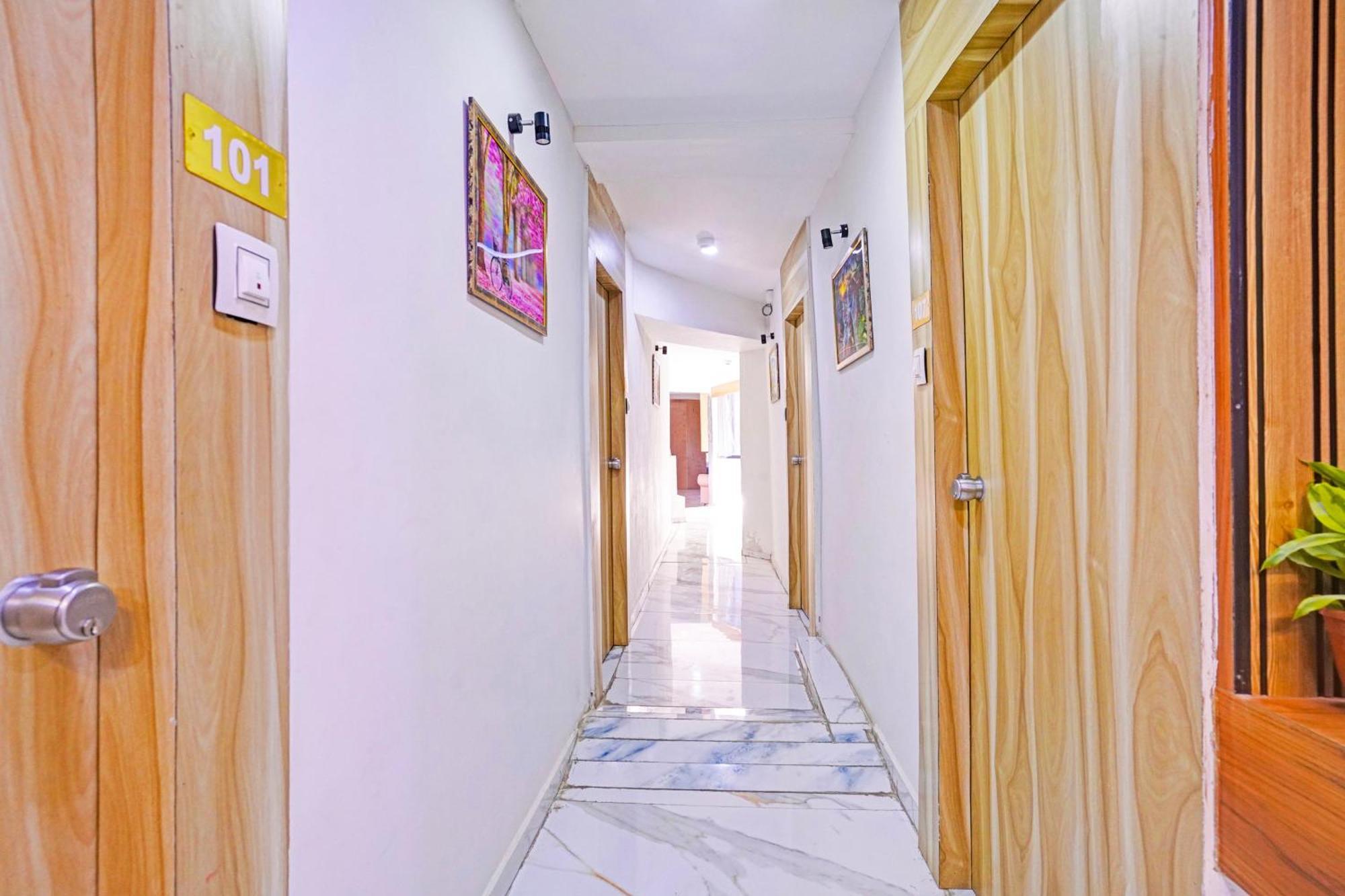 Hotel O Patang 24 Amhedabad Dış mekan fotoğraf